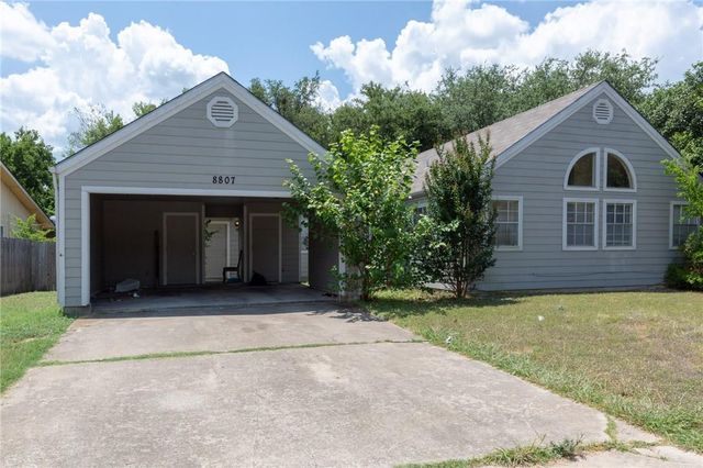 8807 Pineridge DR A, Austin, TX 78729