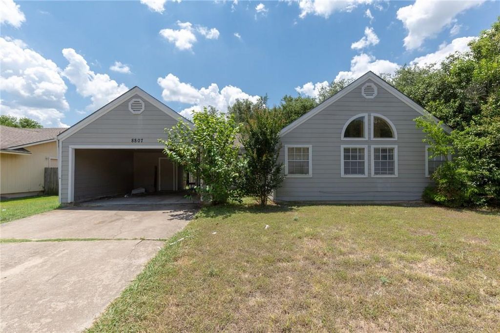 8807 Pineridge DR A, Austin, TX 78729