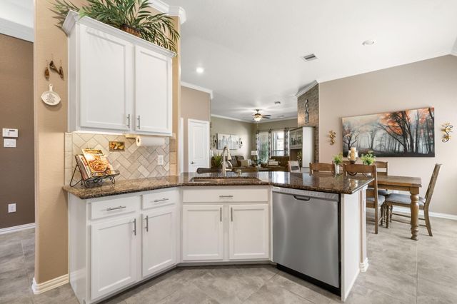2204 Golden Laurel Drive, Conroe, TX 77304