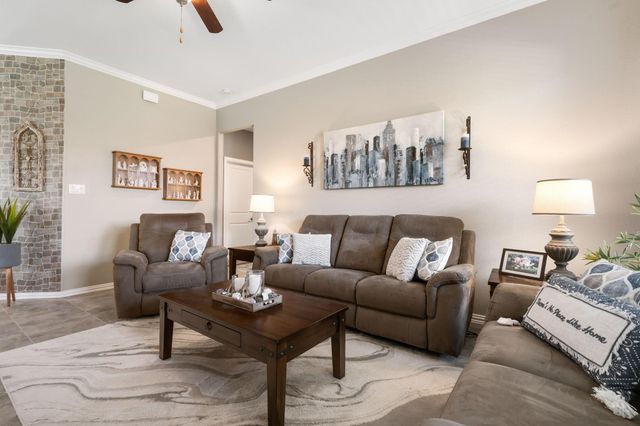 2204 Golden Laurel Drive, Conroe, TX 77304