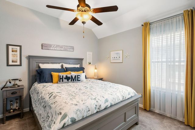 2204 Golden Laurel Drive, Conroe, TX 77304