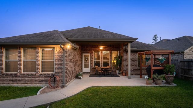 2204 Golden Laurel Drive, Conroe, TX 77304