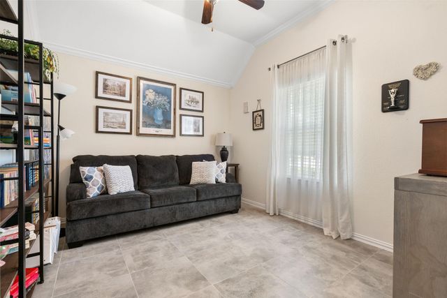 2204 Golden Laurel Drive, Conroe, TX 77304
