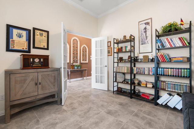 2204 Golden Laurel Drive, Conroe, TX 77304