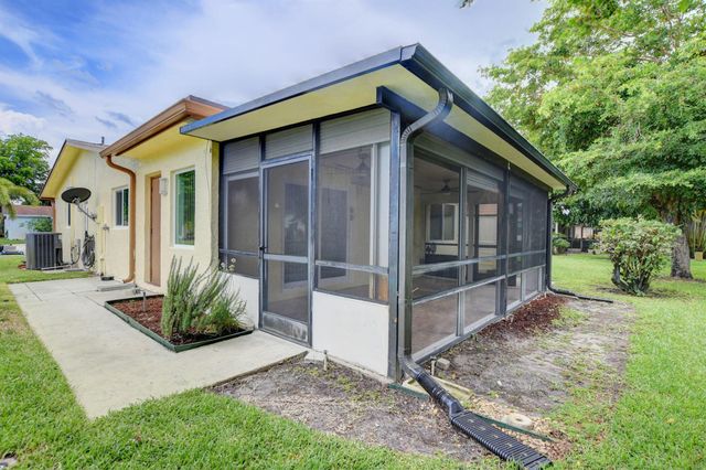 6347 Country Wood Way, Delray Beach, FL 33484