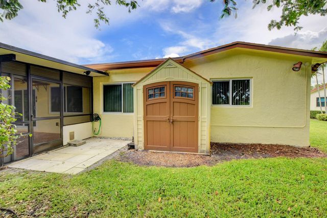 6347 Country Wood Way, Delray Beach, FL 33484