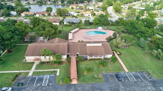 6347 Country Wood Way, Delray Beach, FL 33484