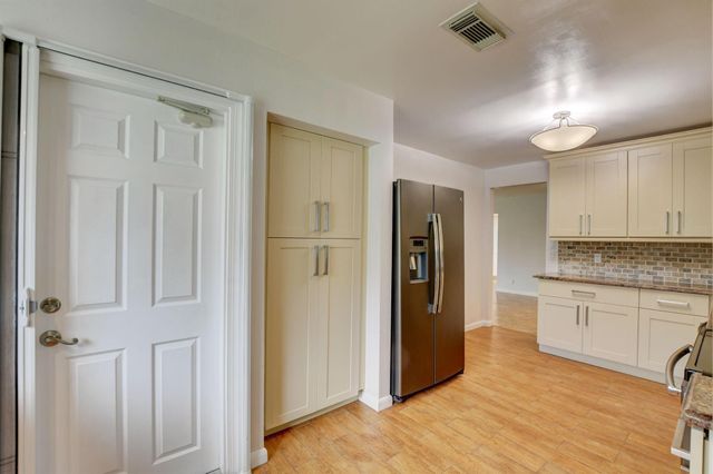 6347 Country Wood Way, Delray Beach, FL 33484