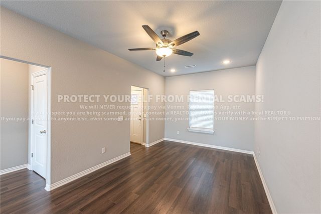 211 Grove Lane, Bentonville, AR 72713