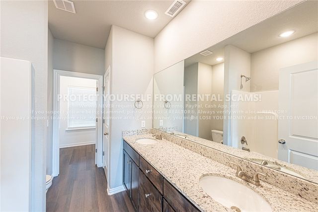 211 Grove Lane, Bentonville, AR 72713