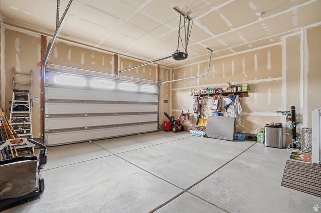 1690 N 60 W, North Ogden, UT 84404