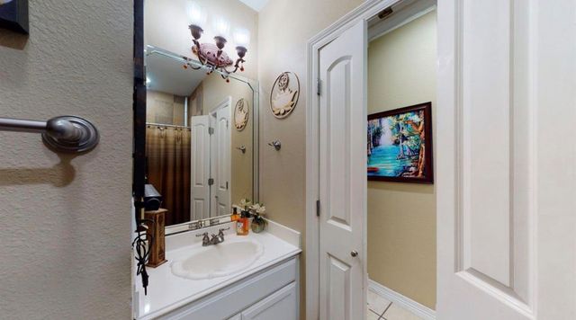 104 Mockingbird Lane, Bridge City, TX 77611