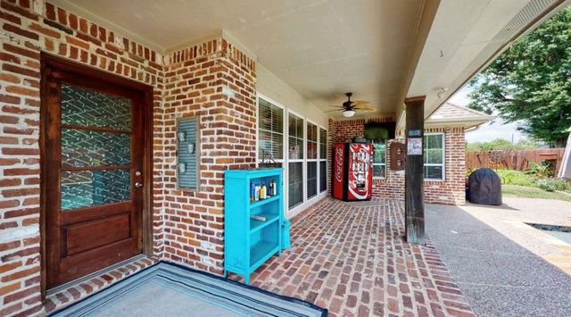 104 Mockingbird Lane, Bridge City, TX 77611