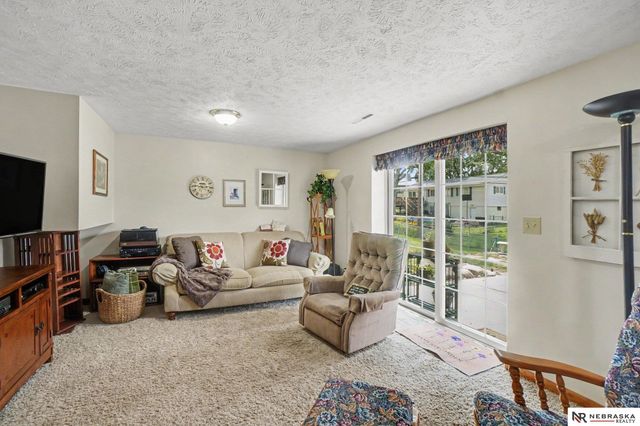6802 S 81 Street, Ralston, NE 68127
