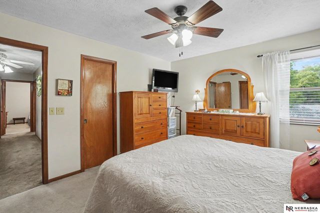 6802 S 81 Street, Ralston, NE 68127