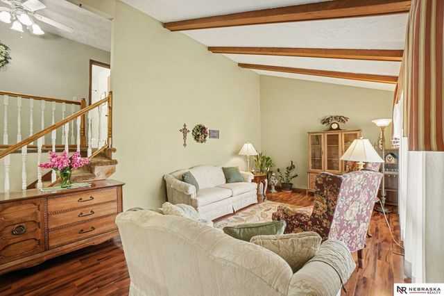 6802 S 81 Street, Ralston, NE 68127
