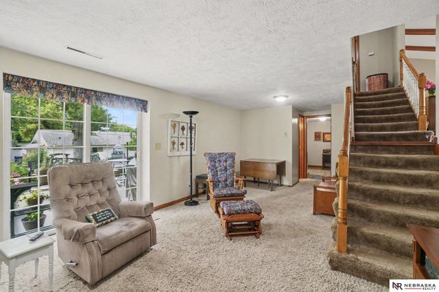 6802 S 81 Street, Ralston, NE 68127