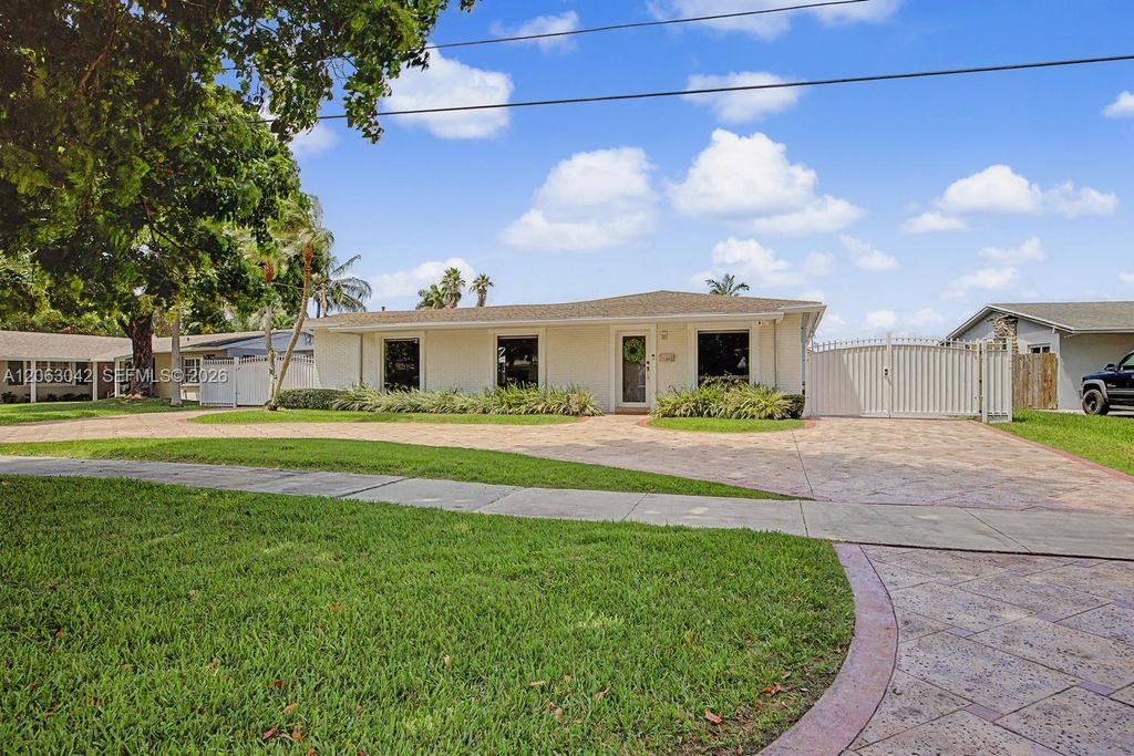 9921 SW 195th Street, Cutler Bay, FL 33157