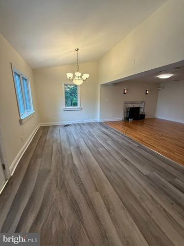 152 E CHURCH RD, Elkins Park, PA 19027