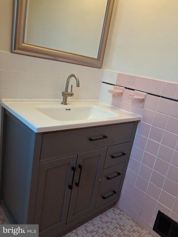 152 E CHURCH RD, Elkins Park, PA 19027