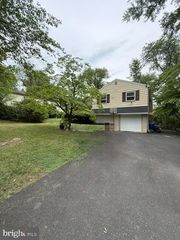152 E CHURCH RD, Elkins Park, PA 19027