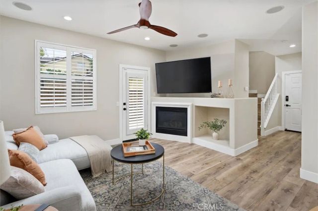 28388 Mayfair, Valencia, CA 91354