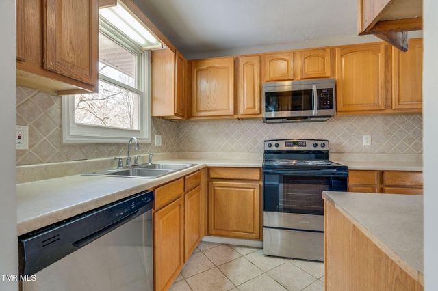 4205 Rock Rose Circle, Kingsport, TN 37664