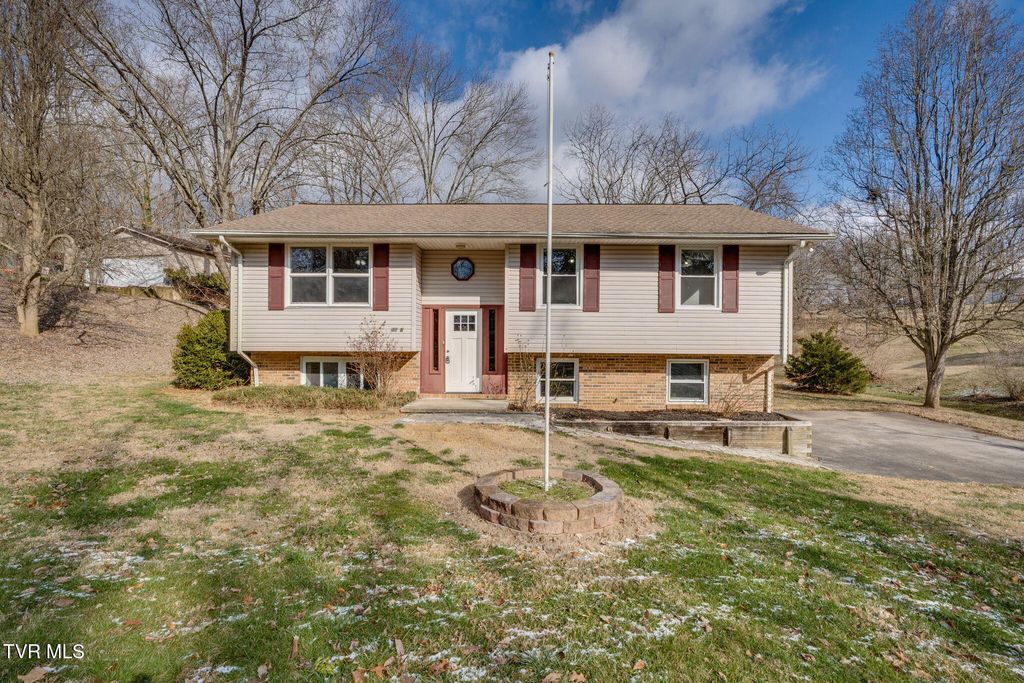 4205 Rock Rose Circle, Kingsport, TN 37664