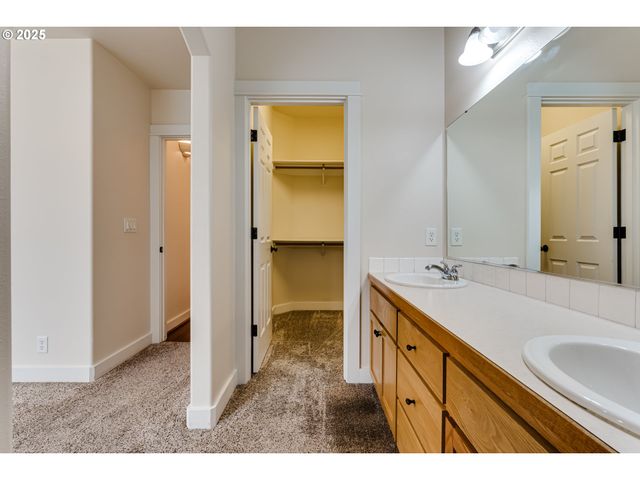 4699 SYMPHONY Dr, Eugene, OR 97404