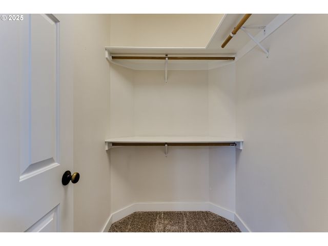 4699 SYMPHONY Dr, Eugene, OR 97404