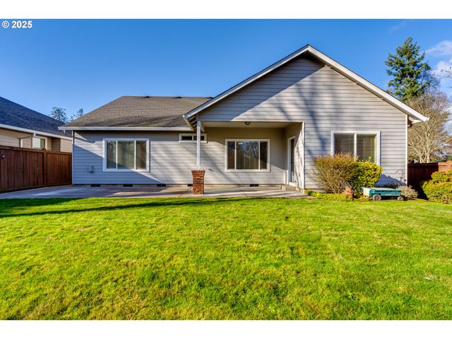 4699 SYMPHONY Dr, Eugene, OR 97404