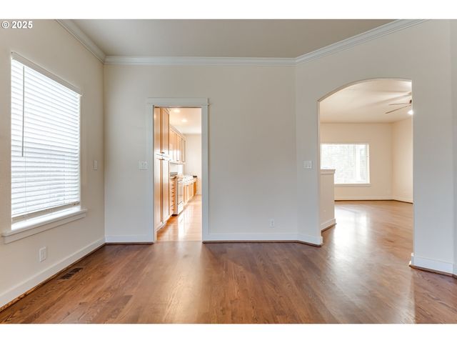 4699 SYMPHONY Dr, Eugene, OR 97404