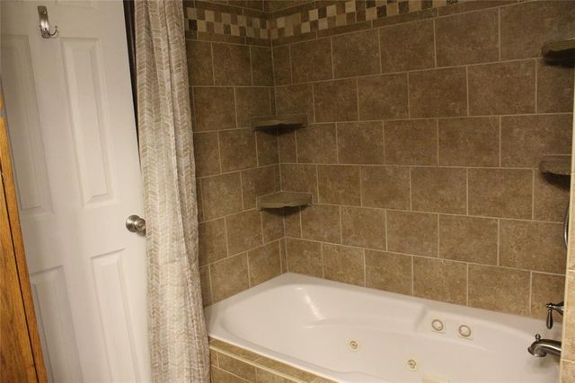 14813 Twelve Oaks Drive, Choctaw, OK 73020