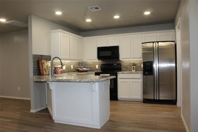 14813 Twelve Oaks Drive, Choctaw, OK 73020