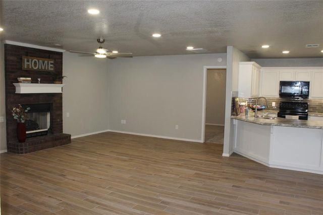 14813 Twelve Oaks Drive, Choctaw, OK 73020