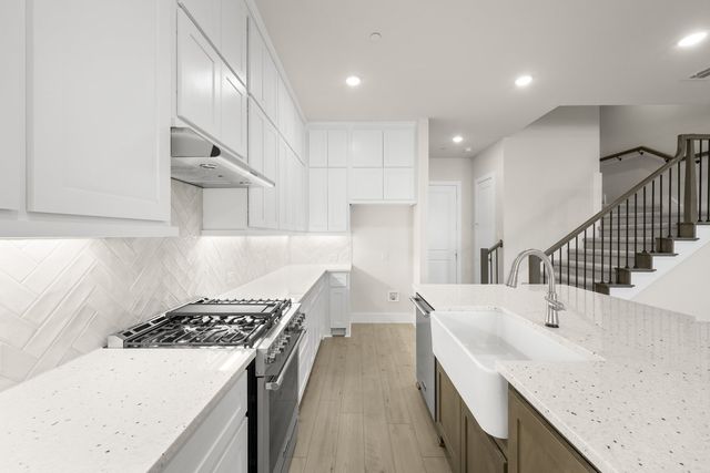 1818 Wittington Place, Farmers Branch, TX 75234