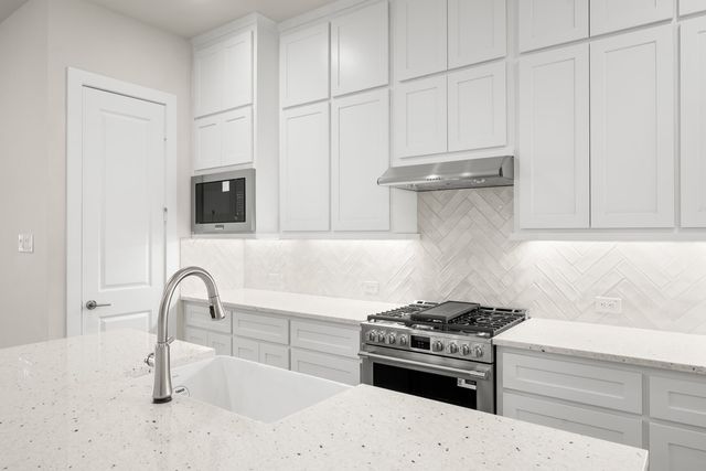 1818 Wittington Place, Farmers Branch, TX 75234