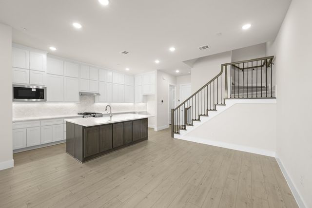 1818 Wittington Place, Farmers Branch, TX 75234