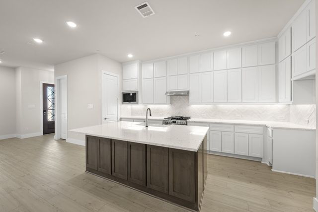 1818 Wittington Place, Farmers Branch, TX 75234