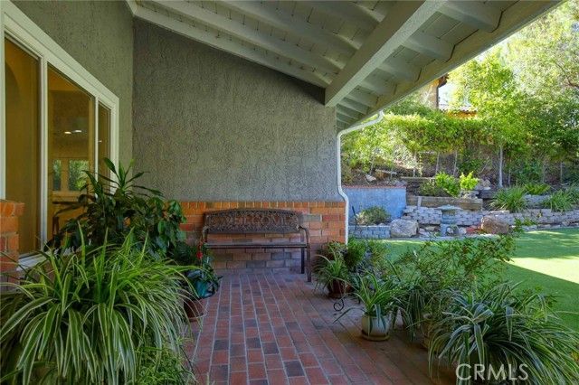 29846 Triunfo Drive, Agoura Hills, CA 91301