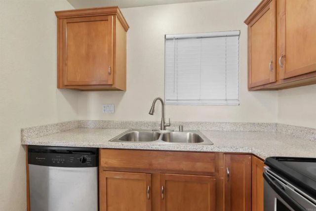 3285 Ocean View Blvd 22, San Diego, CA 92113