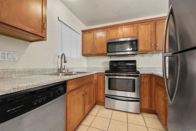 3285 Ocean View Blvd 22, San Diego, CA 92113