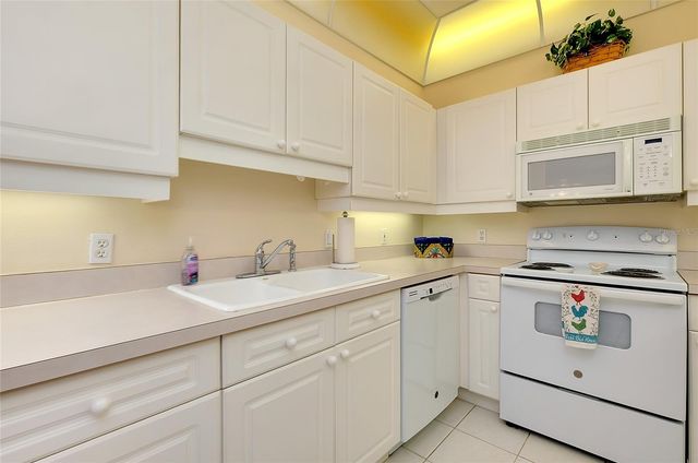 1102 GONDOLA PARK DRIVE 1102, Venice, FL 34292