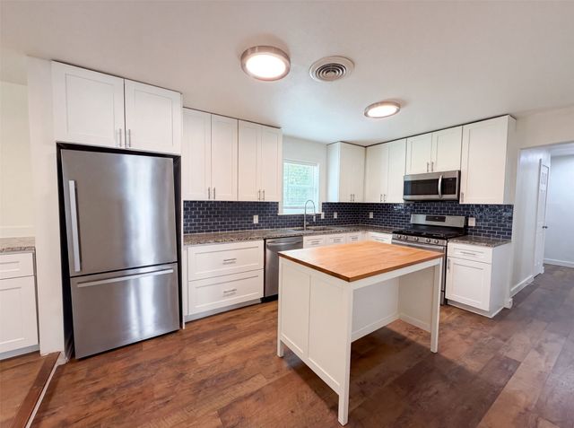 832 Central Drive, Bedford, TX 76022