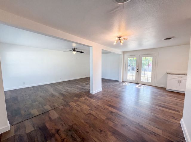 832 Central Drive, Bedford, TX 76022