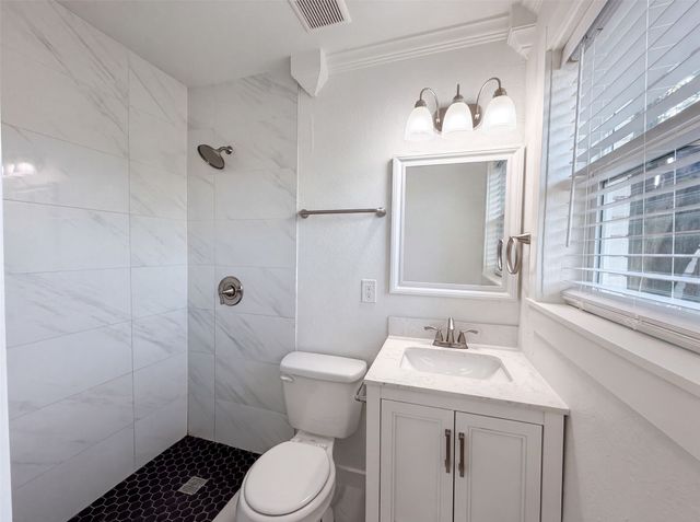 832 Central Drive, Bedford, TX 76022