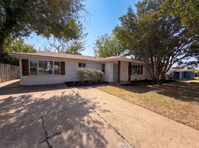 832 Central Drive, Bedford, TX 76022
