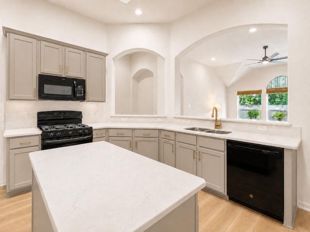 11123 Maidenfair Drive, Tomball, TX 77375