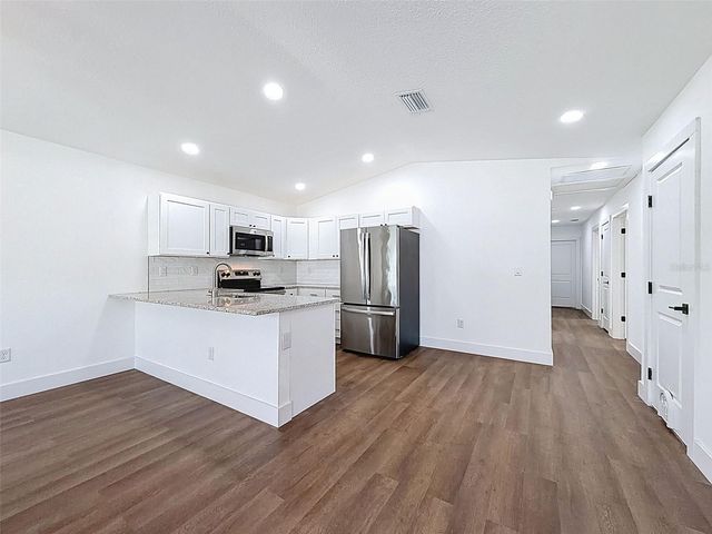 10370 GOLDEN AVENUE, Weeki Wachee, FL 34613