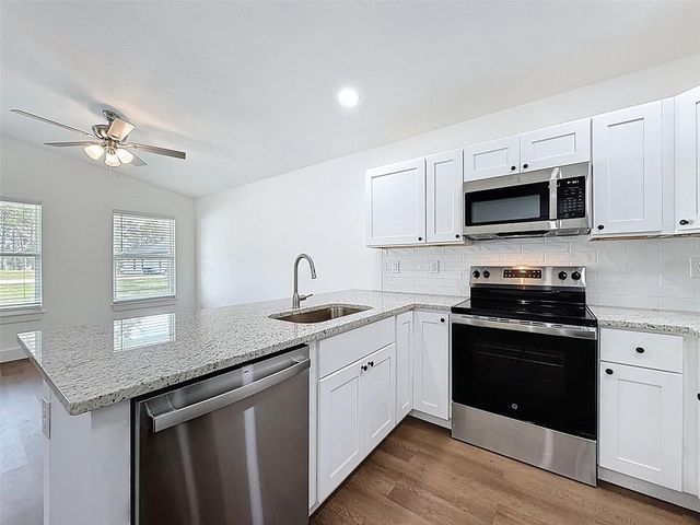 10370 GOLDEN AVENUE, Weeki Wachee, FL 34613